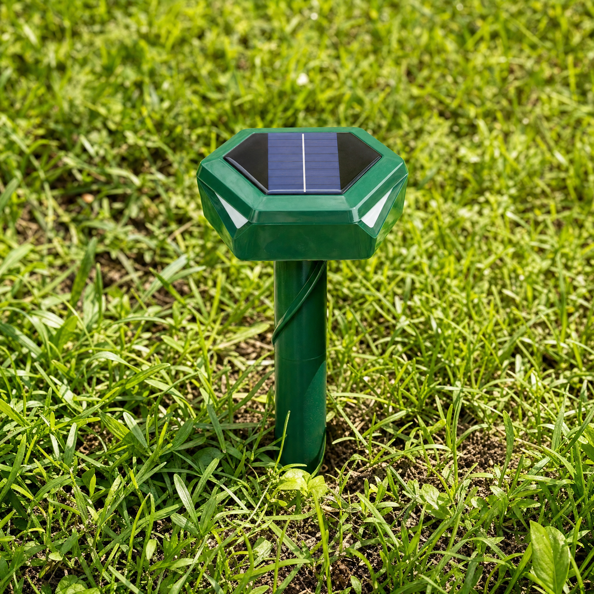Solar Ultrasonic Mole & Pest Repeller